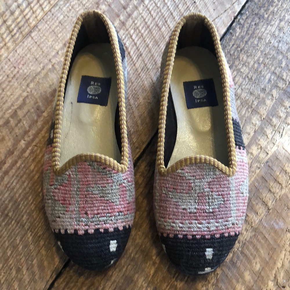 Res Ipsa wool loafer size 6